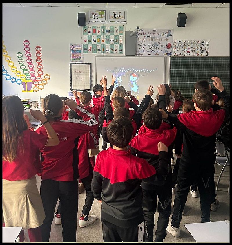 dando la nota primaria proyecto bilingue colegio bilingüe valle del miro