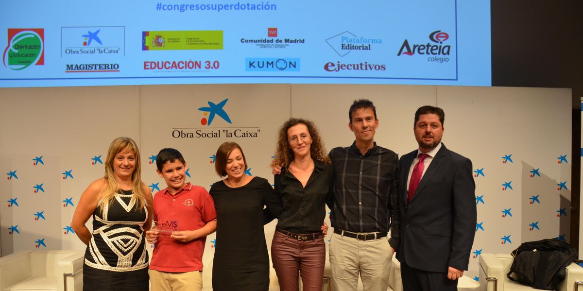 Recogida del Primer Premio de la Fundación el Mundo del Superdotado a la  excelencia Educativa para Superdotados y Altas Capacidades 2018